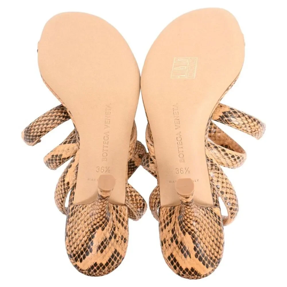 Bottega Veneta delivery duty